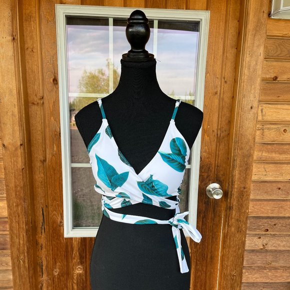 Bikini with adjustable top. - Picture 2 of 4